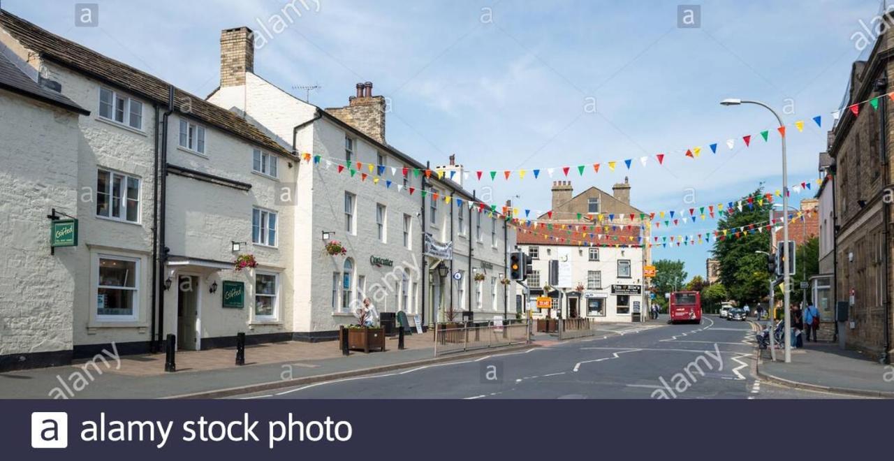 Large 4 Bedroom Home In Boston Spa Village In-Between York, Harrogate And Leeds, Sleeps 9 Zewnętrze zdjęcie