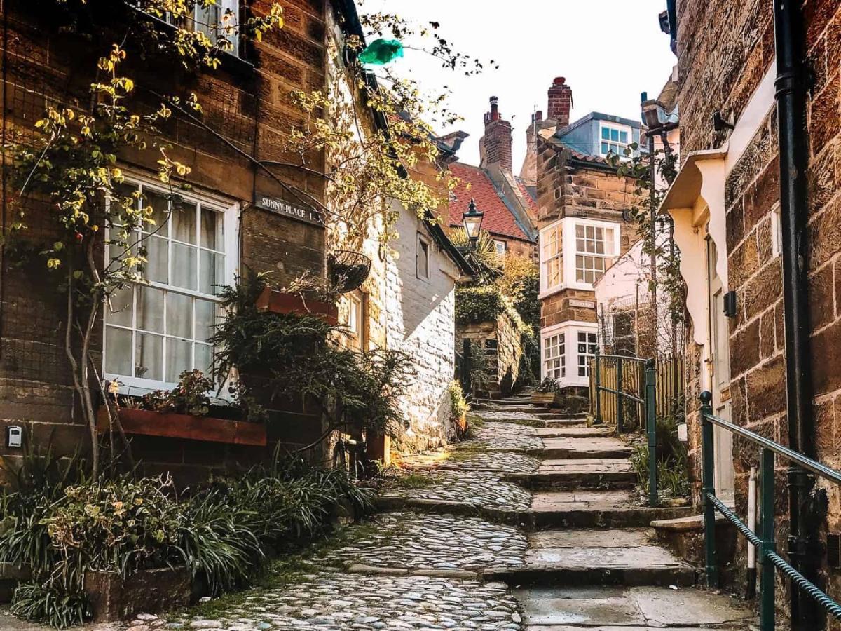 Large 4 Bedroom Home In Boston Spa Village In-Between York, Harrogate And Leeds, Sleeps 9 Zewnętrze zdjęcie