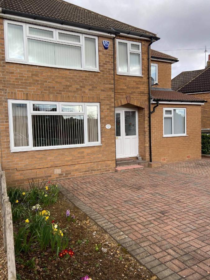 Large 4 Bedroom Home In Boston Spa Village In-Between York, Harrogate And Leeds, Sleeps 9 Zewnętrze zdjęcie