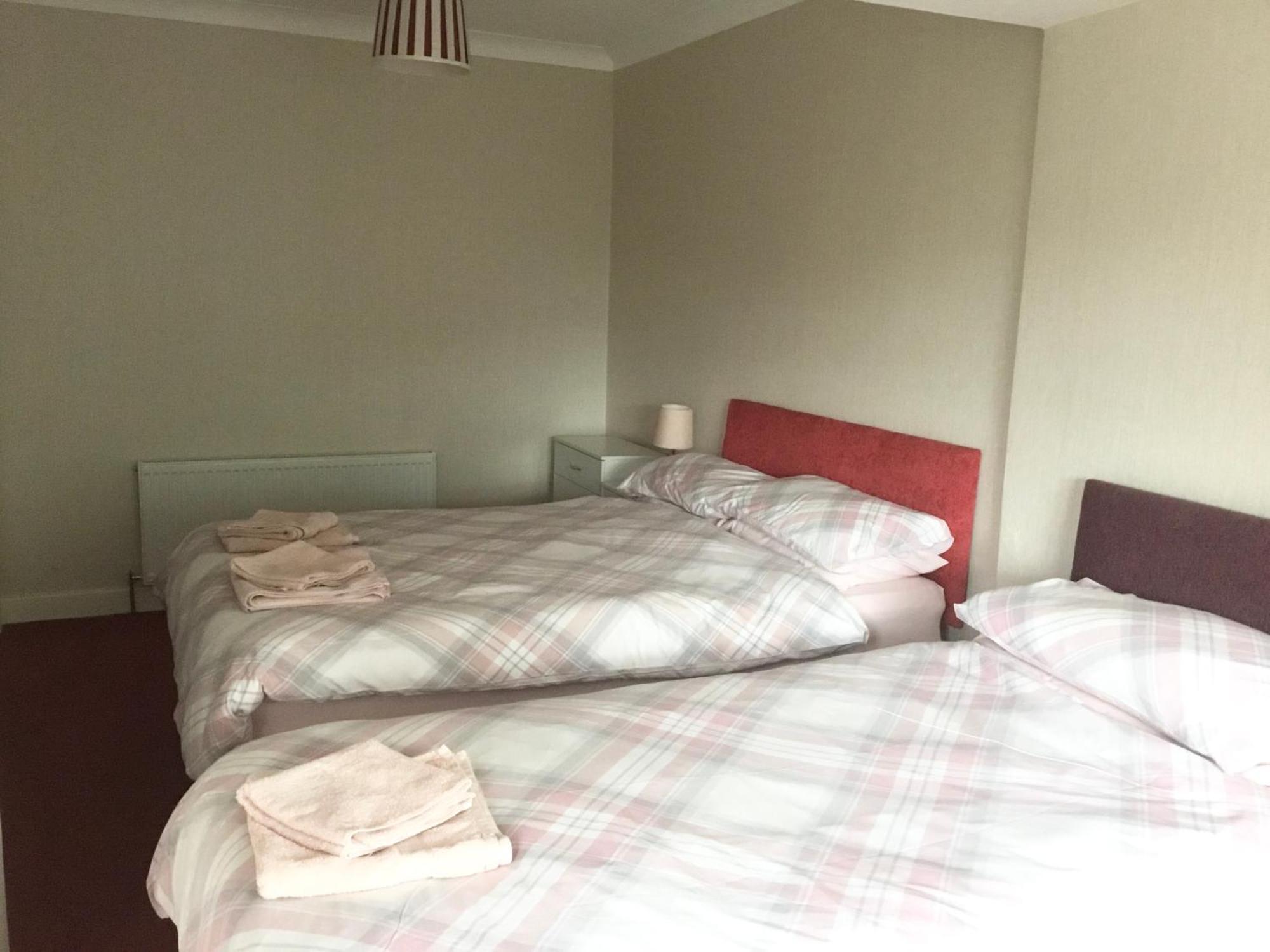 Large 4 Bedroom Home In Boston Spa Village In-Between York, Harrogate And Leeds, Sleeps 9 Zewnętrze zdjęcie
